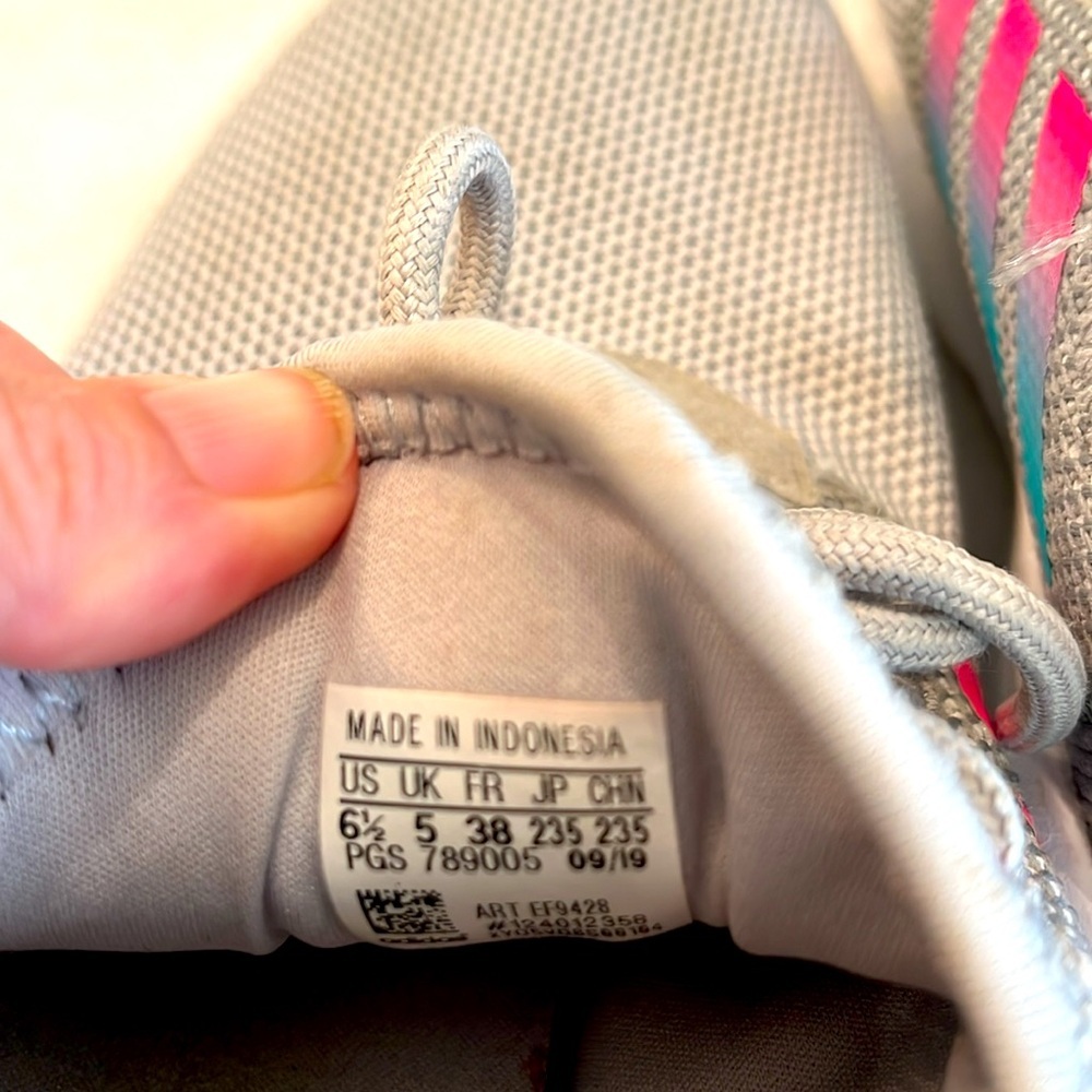 Adidas Women’s Sneakers Size 6.5 light weight sneakers shoes - Picture 5 of 5